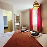 Appartement Avec Jardin Au Coeur Des Remparts De
