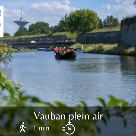 Avec Jardin Au Coeur Des Remparts De